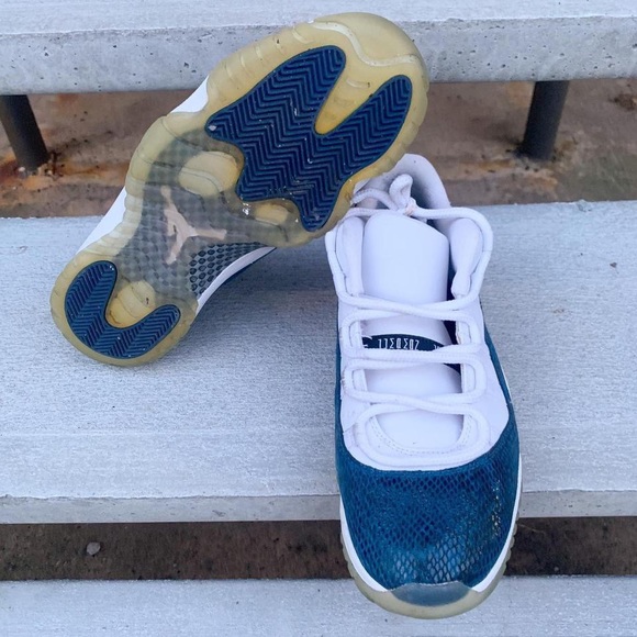 Nike Shoes Air Jordan 11 Low Navy Snakeskin (2019) - Picture 2 of 5
